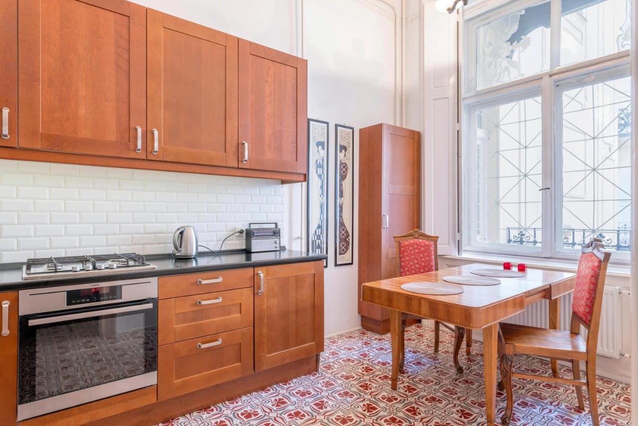 דירות בודפשט Stunning Spacious Art Nouveau Apart , Grand Piano מראה חיצוני תמונה